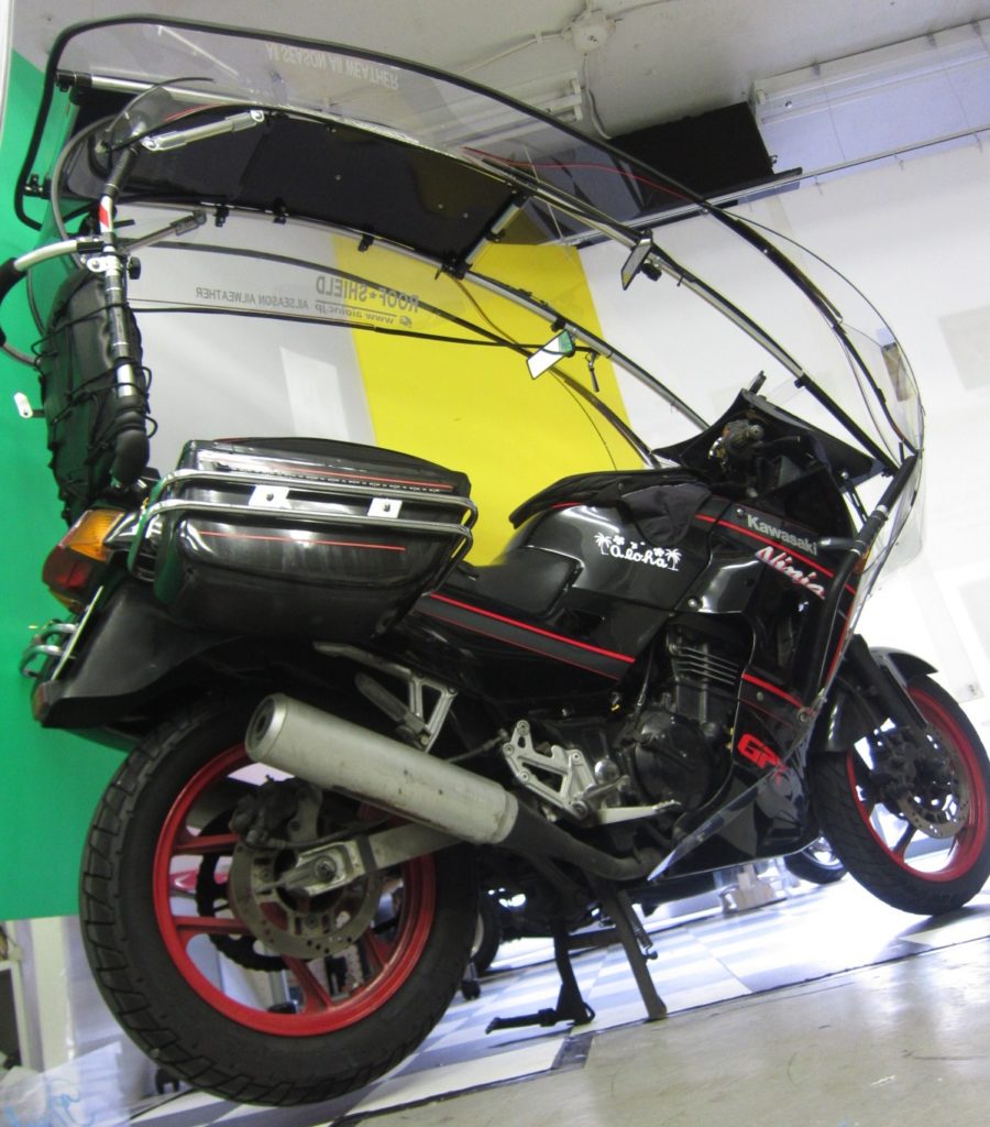 ROOF-SHIELD – これはバイク革命です。 バイクにルーフシールドを ...